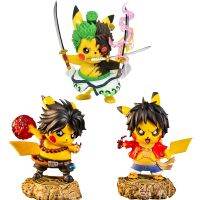 4 PVC คาวาอิ Pikachu โปเกมอน COS หนึ่งชิ้น Roronoa Zoro Monkey D. ของขวัญของเล่นเด็กรูปปั้นแบบตั้งโต๊ะทำจาก Hiasan Kamar ลูฟี่