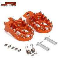 หมุดพักเท้าเท้าเหยียบที่รองเท้ารถจักรยานยนต์ CNC พร้อมขา Sp สำหรับ KTM SX SXS EXC EXC-G MXC XCW XCF XCFW SMR 125 350 530