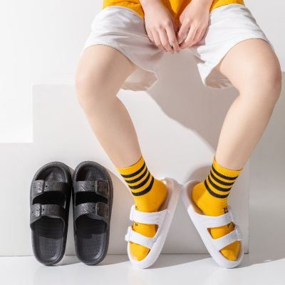 The new household slippers female soft bottom light summer cool slippers home mens and womens shoes wear beach lovers outside the bathroom thick bottom
