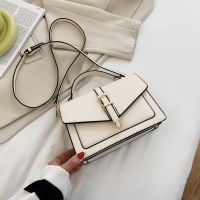 [COD] This years popular bag womens summer 2023 new trendy portable Messenger all-match single shoulder square