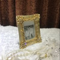 Rose Resin Small Photo Frame 3 x 5 inches Gold&amp;Silver กรอบรูปเรซิ่น ลายดอกกุหลาบ ลายดอกไม้ เล็ก กรอบทรงเหลี่ยม สไตล์วินเทจ 2สี สีทอง สีทองเงิน ขนาดเล็ก