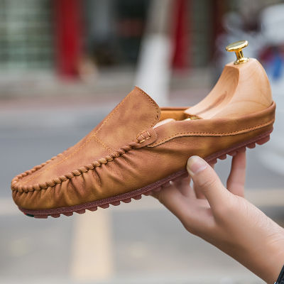 รองเท้าหนังผู้ชายสีดำสีน้ำตาลรองเท้าหนังผู้ชาย 2023 รองเท้าลำลองกลางแจ้งแบบใหม่  รองเท้าทำงานน้ำหนักเบาระบายอากาศรองเท้าหุ้มส้นเท้าที่เรียบง่ายรองเท้าสุภาพบุรุษสวมใส่ได้ทุกฤดูกาล