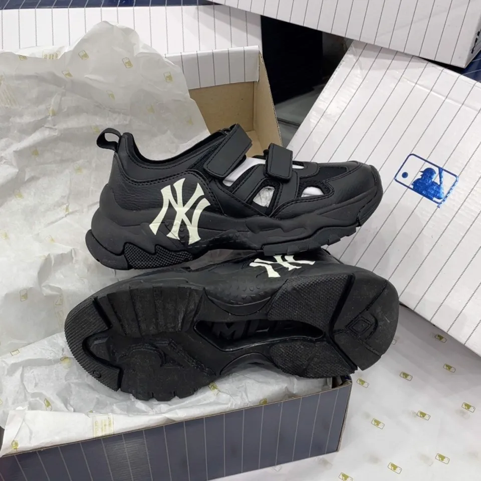 MLB Big Ball Chunky Mask New York Yankees Sandal Shoes 3ASDCH133-50CRS US  5-11