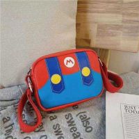 กระเป๋า Mario แบบ cross body สินค้าทำจากหนัง Pu กันน้ำ สายสามารถปรับระดับได้  ขนาด 12x8x3 นิ้ว สินค้ามี 2 สี ตามภาพ