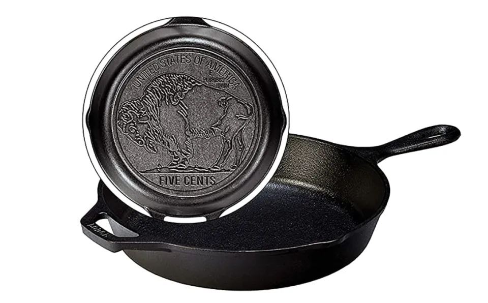 Lodge Wildlife Series-6.5 Cast Iron Skillet with Wolf Scene, Black