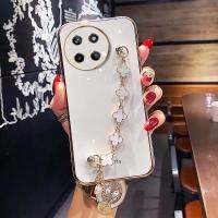 YBD เคสโทรศัพท์ ชุบขอบตรงสำหรับ OPPO Realme 11 4G เคสป้องกันกล้องอย่างแม่นยำฝาครอบสไตล์สาวน่ารักพร้อมสร้อยข้อมือโคลเวอร์สี่ใบ