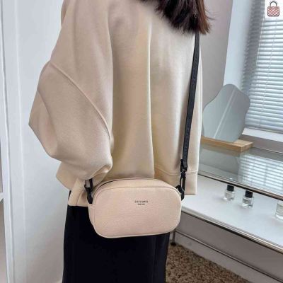 Simple Messenger Bag Small Square Leather Camera Phone Packet Solid Color Vintage Crossbody Bag Multi-function for Daily Shopping