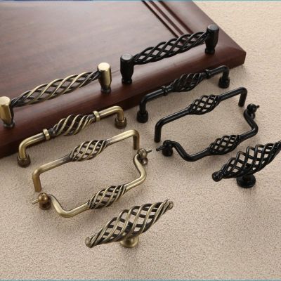 【LZ】s0j8l4 Iron Birdcage Handle Hollow Design Corrosion-resistant Classical Bronze Cabinet Drawer Wardrobe Handle Solid Base Various Styles