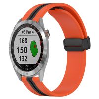 สายนาฬิกาข้อมือซิลิโคนกระดุมแม่เหล็กพับได้20มม. สำหรับ S40 Garmin (สีส้ม + สีดำ)