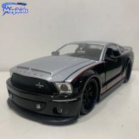 1:24 2008 Ford Shelby GT-500KR High Simulation Diecast Car Metal Alloy Model Car Toys for Children Gift Collection