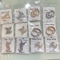 สินค้าขายดี -เข็มกลัดติดเสื้อแบรนด์เนม(พร้อมส่ง)จากไทย