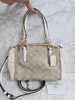 มือหนึ่ง ของแท้ สภาพใหม่?Coach mini christie carryall in signature F58290IMDQC (Im/light khaki/chalk) มีตำหนิ