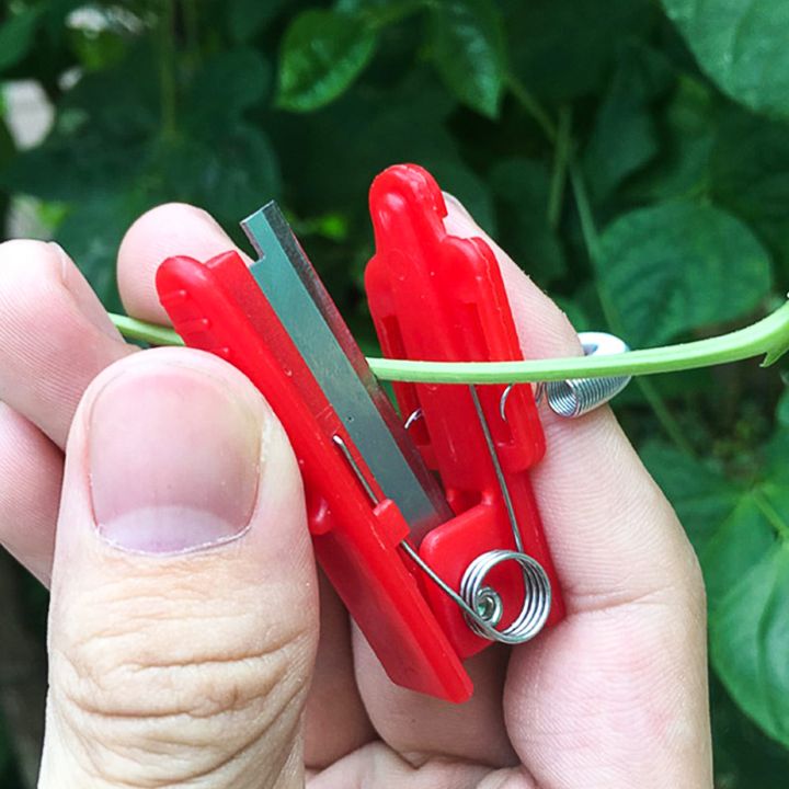 2pcs-vegetable-thumb-knifes-gardening-harvesting-tool-fruit-picker-plants-trimmer-separatorfruit-picking-tools-garden-pruner