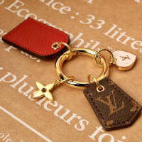 HOT”【การบรรจุกล่องของขวัญ】พวงกุญแจ การตีความที่มีสีสันขององค์ประกอบที่รักแท็กกระเป๋าพวงกุญแจหนังหัวใจดอกไม้เสน่ห์
