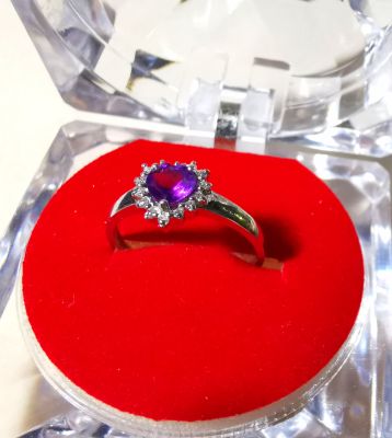 แหวนพลอยแท้ สไตล์ office jewelry แหวนพลอยอเมทิสต์เจียรทรงหัวใจ เนื้อสวย  ล้อมเพชร CZ เรือนเงินแท้ 925 ไซส์ 53