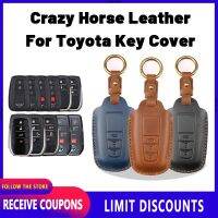 คุณภาพสูง Crazy Horse หนังสำหรับ Toyota Key Cover Remote Key Case พร้อม Key Holder Fod พวงกุญแจ Creative Alloy Metal Vios Fortuner Innova Corolla Altis Hiace Avanza Land Cruiser Hilux Camry Wigo RAV4 Revo Corolla Yaris Previa