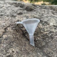 【CW】 Convenient Wide Application Small Plastic Funnels for Perfume