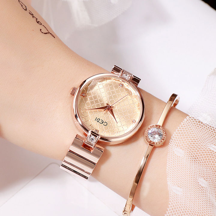 นาฬิกาแฟชั่นผู้หญิง2023ใหม่สายเหล็กนาฬิกาแฟชั่นผู้หญิงนาฬิกาแฟชั่นเทรนด์แฟชั่นนาฬิกาบุคลิกภาพ