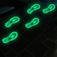 Footprint Luminous Wall Stickers Glow In The Dark Window Refrigerators Home Decor Dwarf Christmas Party RR2276