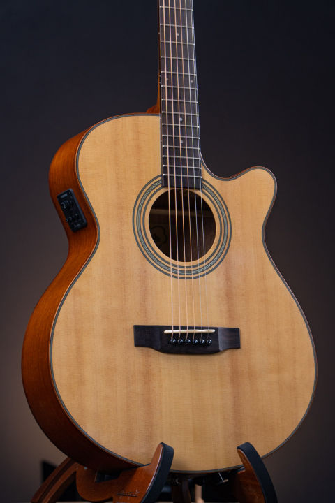 กีตาร์โปร่งไฟฟ้า-gusta-gsx110c-acoustic-electric-guitar