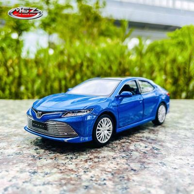 MSZ 1:34 Toyota Camry blue alloy car model childrens toy car die-casting boy collection gift pull back function