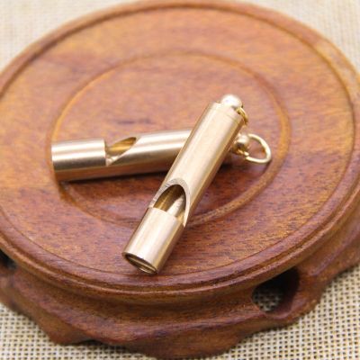 Brass Whistle Car Keys Chains Pendants Men Women Outdoor Survival Tools Whistles Necklaces Keychains Charm Whistle Keychain Survival kits