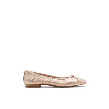 Buy women flats on sale online