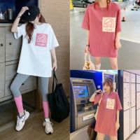 ?FC พร้อมส่ง?เสื้อยืดทรงโอเวอร์ไซส์ อกสกรีนลายสี่เหลี่ยมหน้าเด็กผู้หญิง 2 สี แฟชั่น