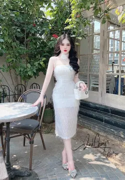 Váy lông vũ đốn tim 7 mỹ nhân Việt Ngọc Trinh hóa thiên nga