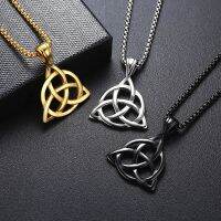 ออกแบบหรูหราบุรุษเครื่องประดับโชคดี Triquetra ทรินิตี้ปมเสน่ห์จี้สร้อยคอสำหรับผู้ชายสแตนเลสไอริชสร้อยคอโซ่