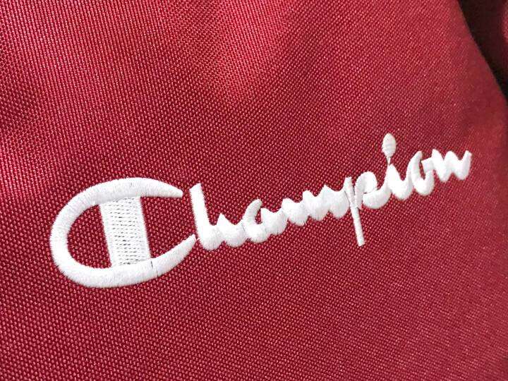 champion-crossbody-bag-water-resistant-กันน้ำ-ทำจากผ้าแคนวาส-น้ำหนักเบา-รูปทรงสวย-ทันสมัย-ซิปกันน้ำ