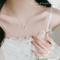 [พร้อมส่ง]MNL?สร้อยคอ Triple Flower พร้อมจี้ดอกไม้สามกลีบ ใส่ออกงาน หรูหรา สร้อยคอแฟชั่น สร้อยเงินแท้ สร้อยผู้หญิง เครื่องประดับมินิมอล