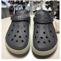 CROCS ชายและหญิงรองเท้าชายหาดคู่รักรองเท้าแตะเย็น