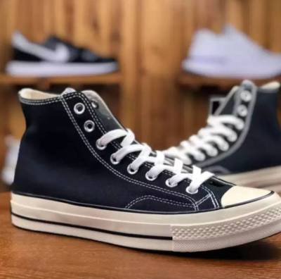 รองเท้าผ้าใบหุ้มข้อ Converse All Star Classic