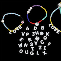 ตัวอักษร A-Z ตัวอักษรธรรมชาติแม่ของไข่มุกไม้ถูพื้นลูกปัดเปลือกหอยสำหรับสร้อยคอสร้อยข้อมือ DIY เครื่องประดับทำเครื่องเพชร