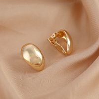 【YF】 Must Have Golden Vintage Oval Glossy Metal Minimalist Clip on Earrings Non Piercing Cute Ear Clips for Women Party Jewelry Gifts