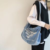 【Hot Sale】 Messenger bag female 2022 new trendy retro single shoulder large capacity student class book tote