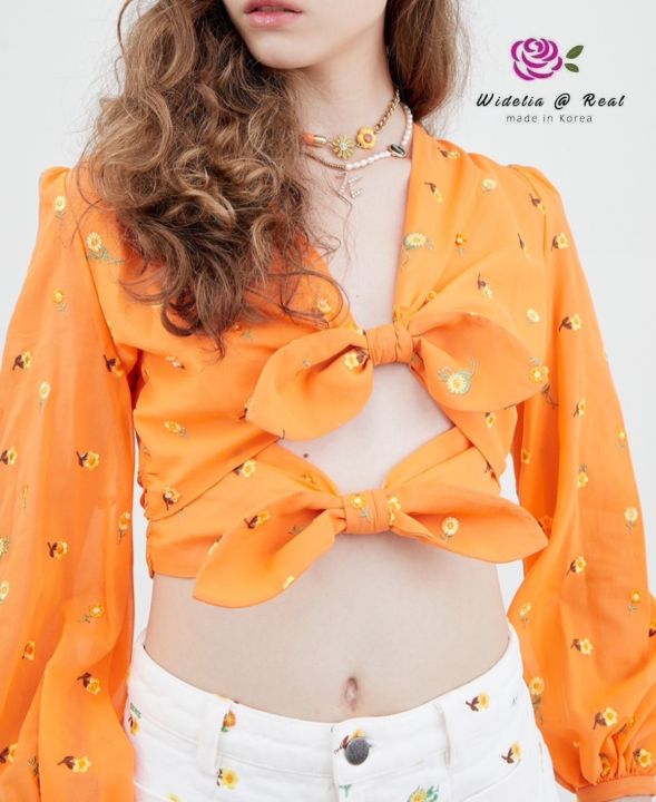 p010-273-pimnadacloset-long-sleeve-tie-front-embroidery-chiffon-crop-top-and-floral-print-front-pockets-shot-set
