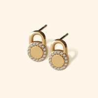 Shependence ต่างหูก้านแม่กุญแจคริสตัลวงกลม (Crystal Circle Lock Stud Earrings)