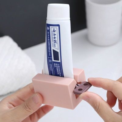Multi-Function Lazy Toothpaste Squeezer/ Facial Cleanser Cleaning Supplies Clips Squeezer/ Household Plastic Toothpaste Rolling Dispenser Holder Bathroom Cleaning Accessories