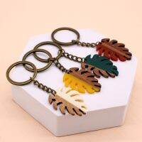 【cw】 Keychain Men Couple New Resin Wood Splice Car Accessories Jewelry