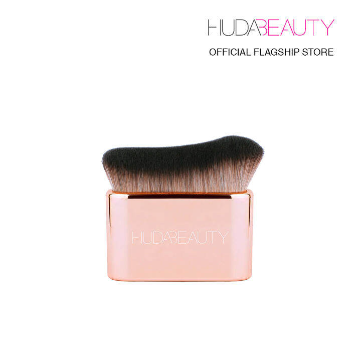 Huda Beauty BLUR & GLOW BODY BRUSH (1 ชิ้น) เบลอ แอนด์ โกลว์ บอดี้ บลัช
