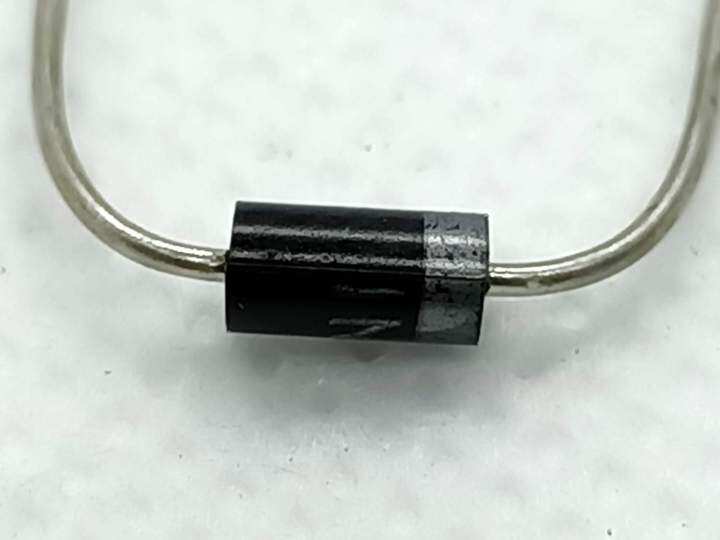 Kit Diodi Raddrizzatori 100 Pezzi – 10 Valori: 1N4001-1N4007 E 1N5817-1N5819 – Con Custodia Trasparente – Per Riparazioni E Progetti Fai-da-te