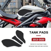 รถจักรยานยนต์ใหม่สำหรับ Daytona 675 /R สตรีทสาม765 R/rs ถัง20132020Anti-Slip ถังแผ่นสติกเกอร์แผ่นกันกระแทกที่ยึดเข่าแก๊สข้าง