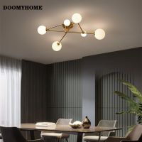 โคมไฟระย้า Led นอร์ดิก DOOMYHOME สำหรับห้องนั่งเล่นห้องนอนลูกบอลแก้วทองแดงสีทองที่ทันสมัยโคมไฟแขวนเพดานห้องครัวบ้าน