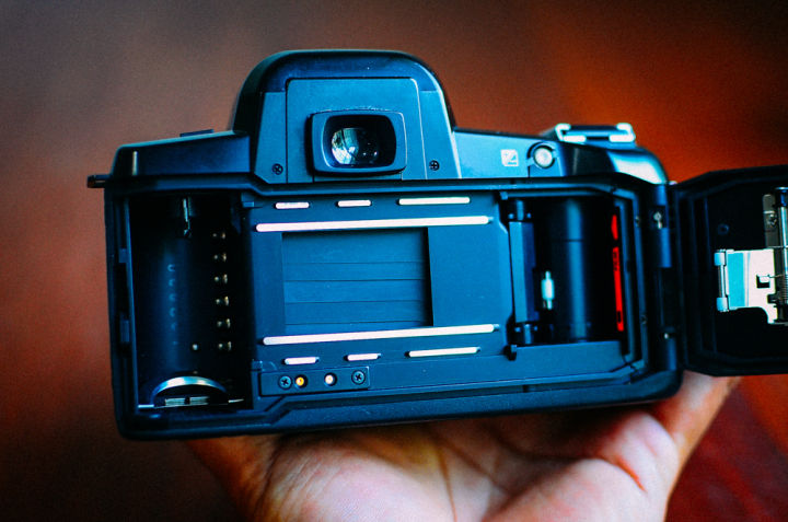 ขายกล้องฟิล์ม-pentax-z-10-body-only-serial-6117308-พร้อมเลนส์-sigma-100-300mm
