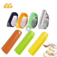 Curved Garlic Press Crusher Hand-held Garlic Spud Mincer Chopping Garlic Fruit Vegetable Tools Household Kitchen Accessories