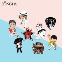 【CW】 SONGDA-Freddie Band Photo Brooches Pins Gesture Lapel Pin Badge Fans Gifts