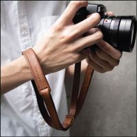 labrador WALKER camera strap S#3 สายกล้องแบบคล้องคอ (LAA138)