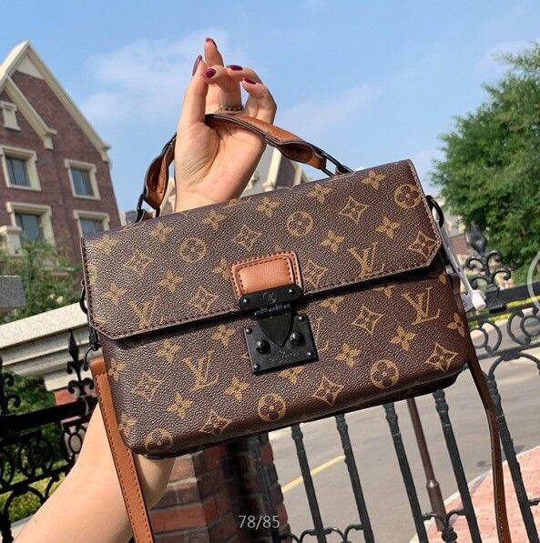 lv-กระเป๋าสะพายกระเป๋าโทรศัพท์สำหรับผู้ชายและผู้หญิง-ลดราคาพิเศษกระเป๋าหนัง-mode-korea-ลายนูนสีดำคาดตัวกระเป๋ากระเป๋าถือ-lv-กระเป๋าสะพายไหล่มีซิปกระเป๋าหิ้วกระเป๋ากระเป๋าใส่เหรียญกระบอกกระเป๋ากีฬาผู้ช